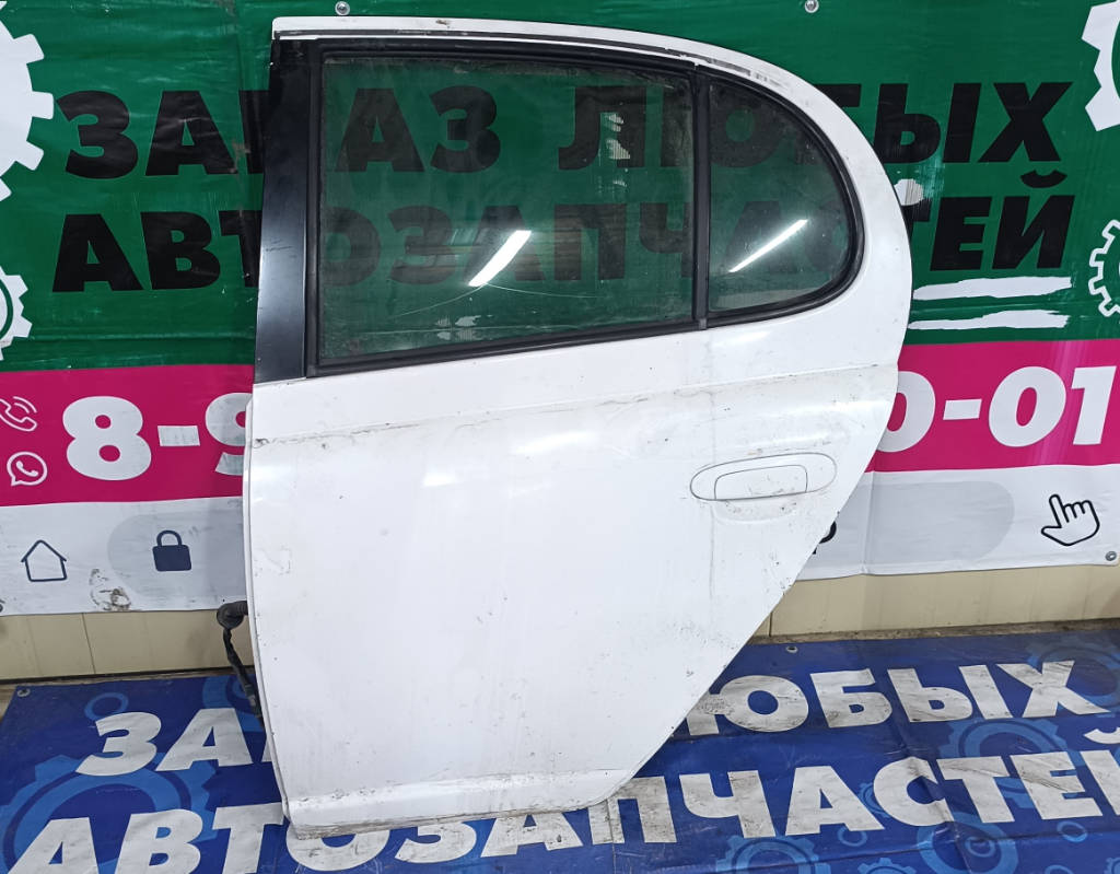 Дверь боковая левая задняя Toyota Platz 2000 SCP11 1SZFE